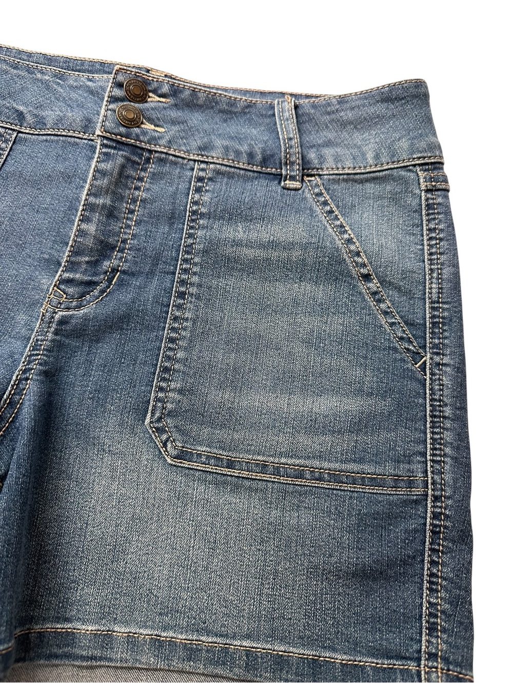 Artisan NY Blue Denim Patch-Pocket Shorts, Size 10 - Picture 2 of 9